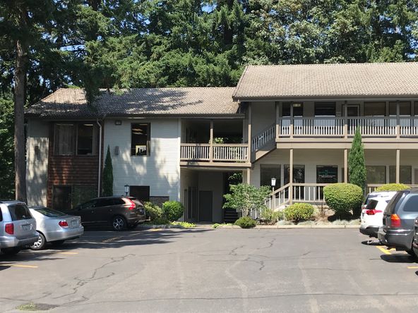 8835 SW Canyon Ln, Portland, OR 97225
